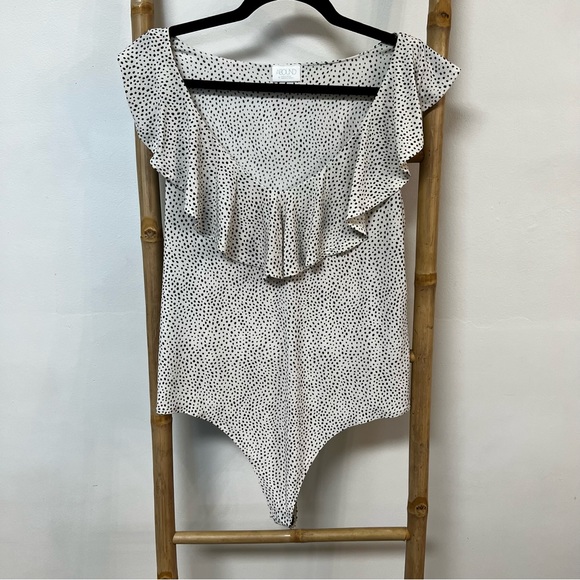 ABOUND Cream and Black Polka Dot Bodysuit Ruffle VNeck Neckline (DONATING 3/1) - Picture 6 of 7